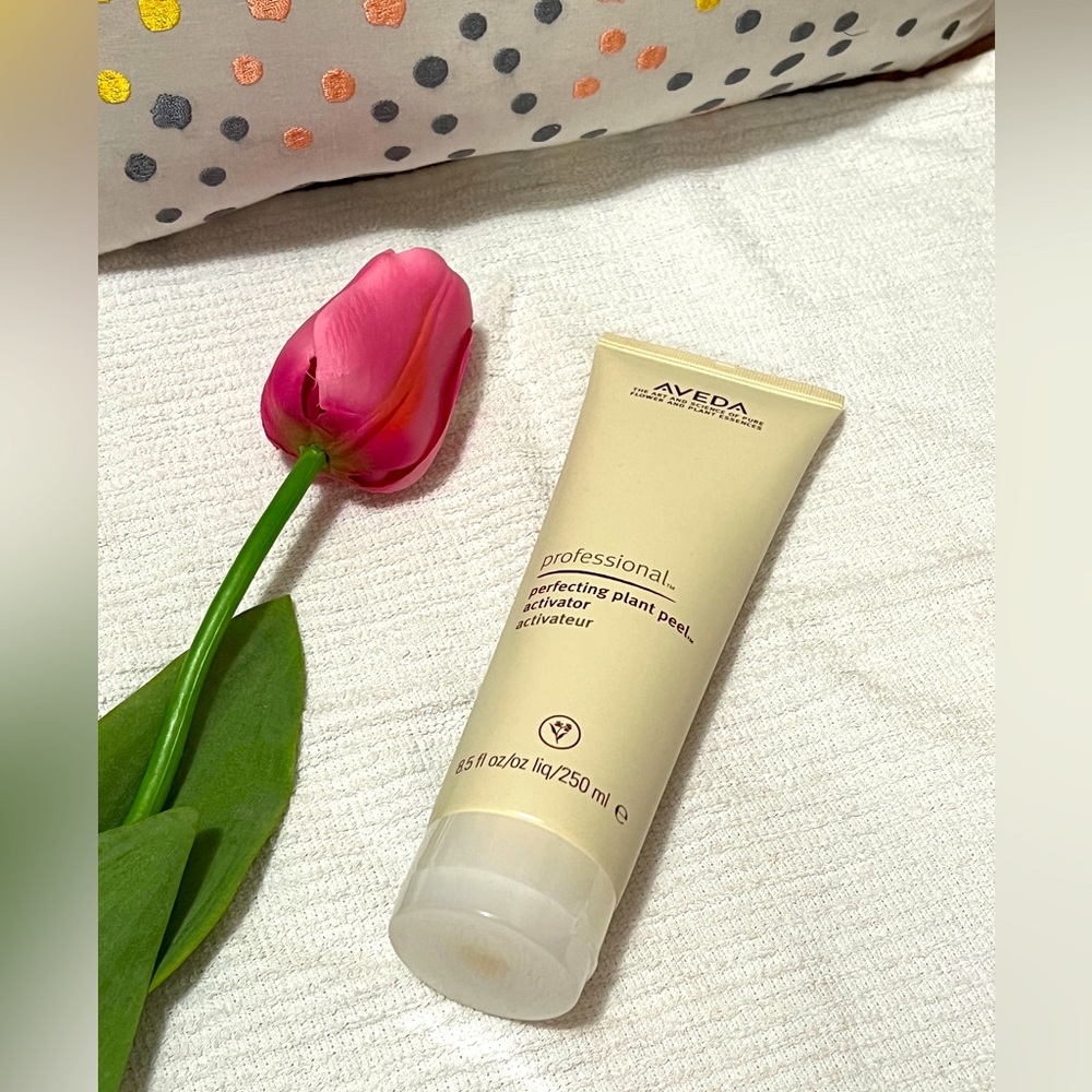 AVEDA perfecting plant peel activator